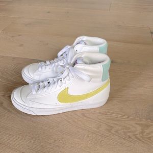 Nike blazer, size 5y, white leather/ colored suede detail